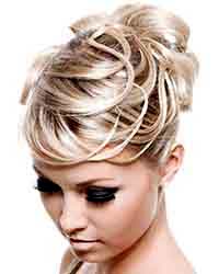 Вечерняя прическа на средние волосы от 850 руб.